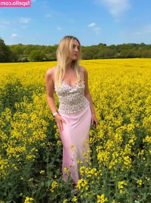 Perrie Edwards [ perrie-edwards ] - may need a little help with this finale…😛🥰🙏🏻💚