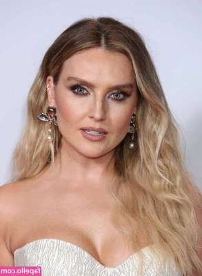 Perrie Edwards [ perrie-edwards ] - https://onlyfans.com/304761175/deirys