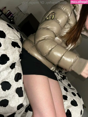 pufferwife - So horny flashing my titties to everyone I think I might go