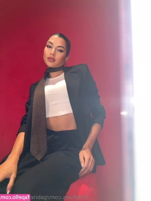 gabriela_morales [ gabriela-morales ] - Who wants to video call? 😈