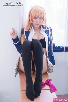 楊衣 YangYi [ yangyi ] - Have you made your CUSTOMS ORDER yet?? 🎥 Don't miss on the fun