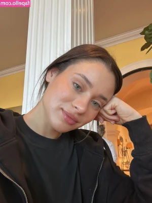 Daniela Melchior [ daniela-melchior ] - Next week i have new video with massage bear 🐻🤫