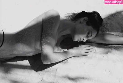 Daniela Melchior [ daniela-melchior ] - De negro  Q tal