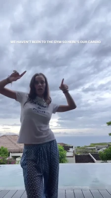 Daniela Melchior [ daniela-melchior ] - Mmmm could you hold these up