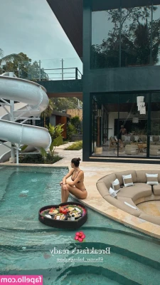 Daniela Melchior [ daniela-melchior ] - Just filmed three customs that are owed need u to dm me so I can send