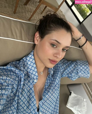 Daniela Melchior [ daniela-melchior ] - Matching with him on tinder 😜 so I try make some fun with him