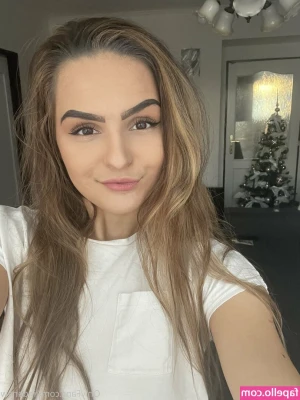 lindanew - can i decorate your christmas tree next? 😍