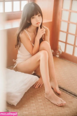 cherryneko0628 - Good morning!   Today is my day off. Do we stay in bed all day or we