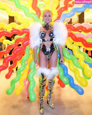 Xuxa Meneghel [ xuxa-meneghel ] - So will be making my way through these xxx