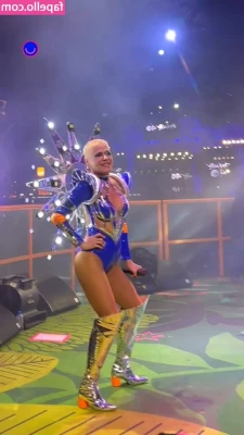 Xuxa Meneghel [ xuxa-meneghel ] - Wish I was sucking your cock now daddy