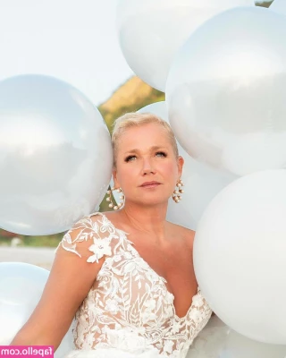 Xuxa Meneghel [ xuxa-meneghel ] - Happy Halloween    Stay spooky  stay  safe  stay sexy   This is