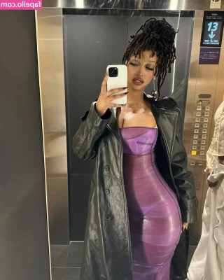 Solaya Ismail [ solaya-ismail ] - Letting it all hang out tonight!