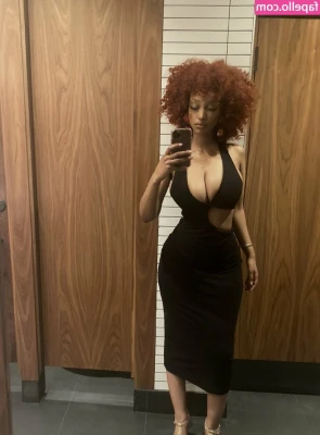 Solaya Ismail [ solaya-ismail ] - I call it NMUNP: no make up no panties 🍑 And how would you call it?