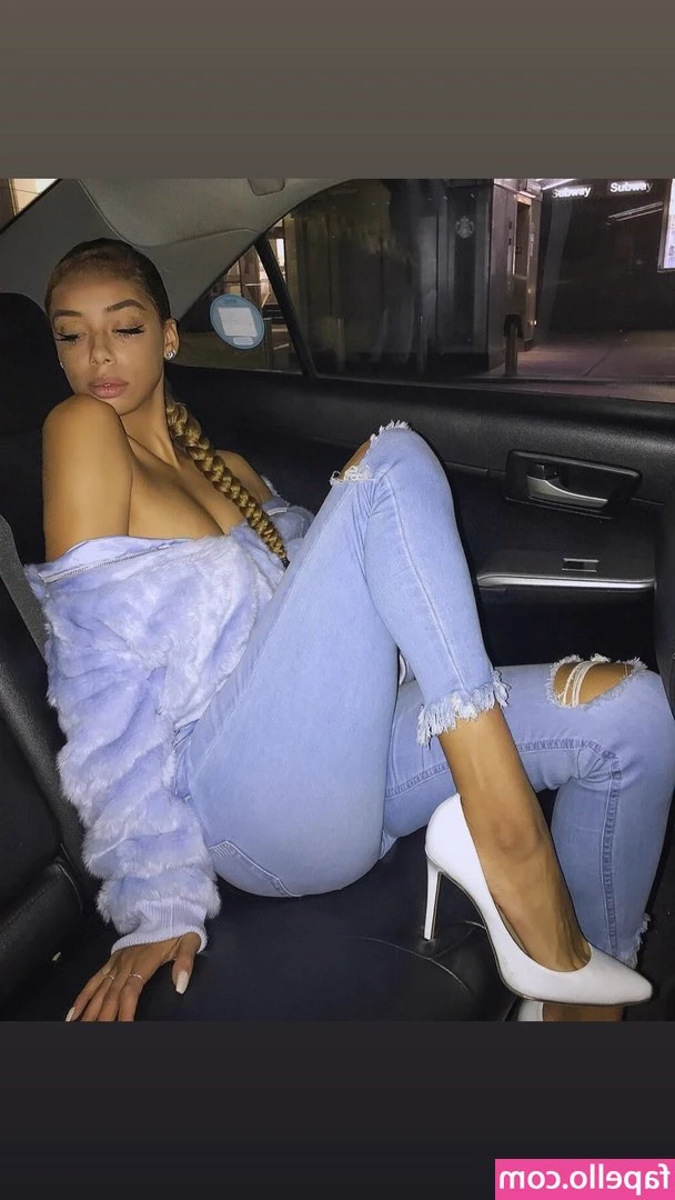 Alysse Joyner [ alysse-joyner ] - All that ASS 👅👅 Check out my newest message baby! NEVER BEFORE