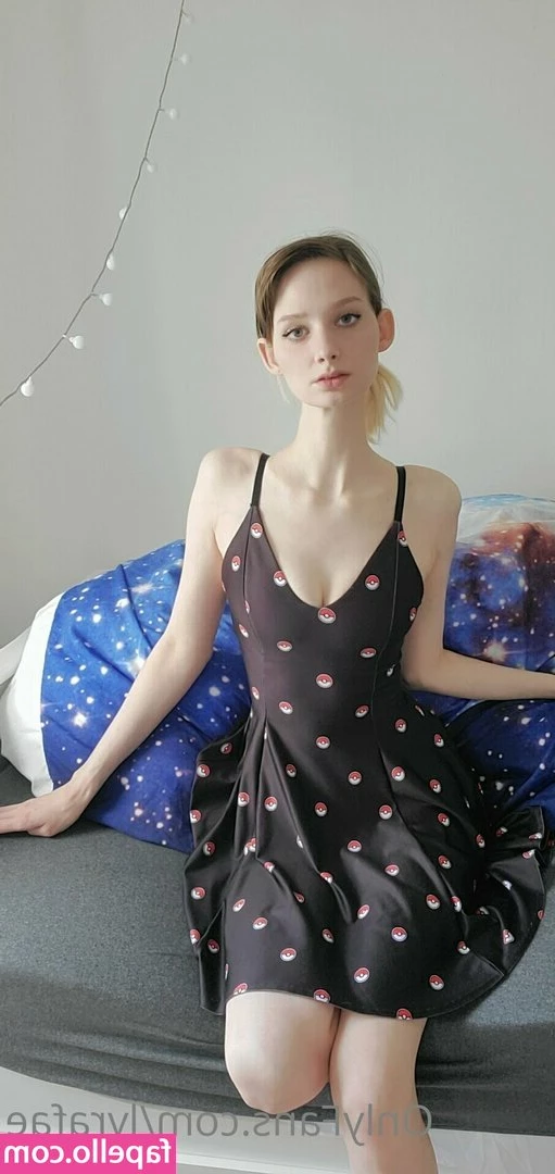 Lyra Fae [ lyra-fae-1 ] - Do you think your cock would please me? 😈 Show me a picture 😍