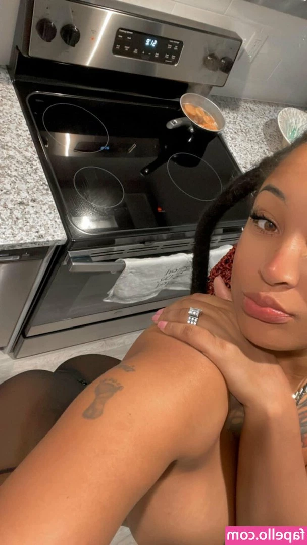 Danielle Jenkins [ danielle-jenkins ] - Topless in panties