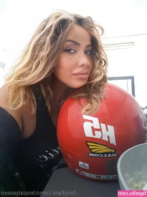 cleopatrasexo - Spending nights like this alone is too much for me I need my pussy