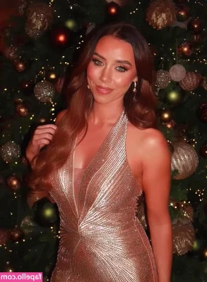 Una Healy [ una-healy ] - Try to win my hot heart 😈❤️‍🔥