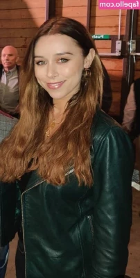Una Healy [ una-healy ] - So fucking tight