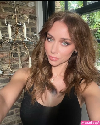 Una Healy [ una-healy ] - Titty Tuesday