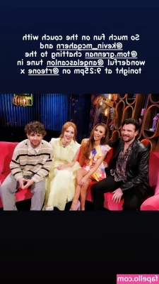 Una Healy [ una-healy ] - Aaaassssssss
