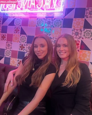 Una Healy [ una-healy ] - Feeling cute