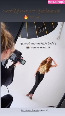 Una Healy [ una-healy ] - I want to let all my delicious juices flow all over your face XOXO