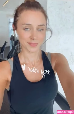 Una Healy [ una-healy ] - CFNM .. the lady from HR needs to see you.. she needs to see ALL of