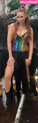 Una Healy [ una-healy ] - I Had To Rub One Out For You