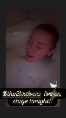 Una Healy [ una-healy ] - Goood morning!!! Hope your having a good day!!