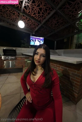 yayabunnyyy - I filmed a squirt while fucking 😇💕💦💦💦