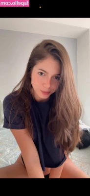 sarahhcollinss - Little fucking session underneath the Christmas tree 🎄 👅