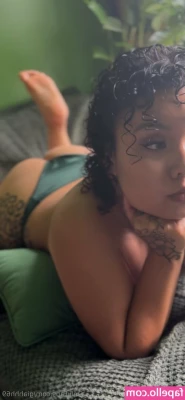 giahhh69 - lets stay in bed all day and cuddle? 🥰😉