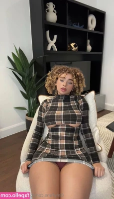 kiarapeachlegit - imagine what i did with this toy tip 10$ i send the full video