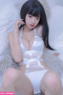 sama31598328 - Here’s a little tight clothes try on, as requested. Sorry the