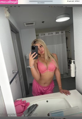 Abigail Lutz [ abigail-lutz-16 ] - Getting my needs fulfilled 🔥