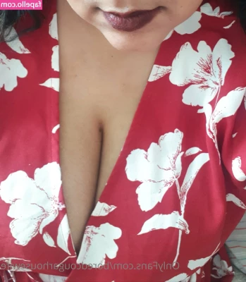 boredcougarhousewife - I love these shiny pantyhose  Do you like them too part 1