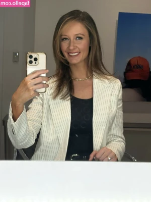 Emma Vigeland [ emma-vigeland ] - Happy Saturday 😘 Any fun plans?