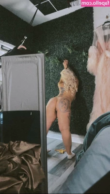 Justa_barbi [ justa-barbi ] - Get you a personal stripper