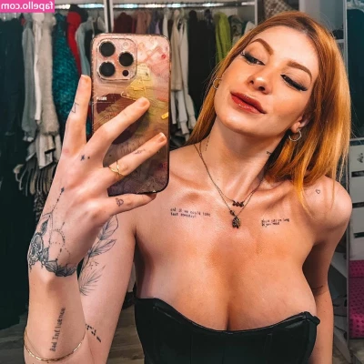 Carolina Camargo [ carolina-camargo ] - ผักบุ้งผักกาด