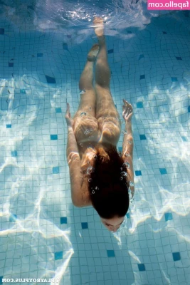 Ana Lucia Fernandes [ ana-lucia-fernandes ] - Je filme son sexe en moi