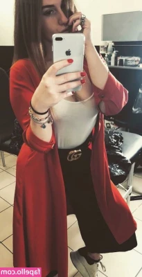 Silvia Tota [ silvia-tota ] - Who will pay for my pedicure? I need one