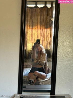 allbarknobite - 😏 I think it deserves to be smacked 😈