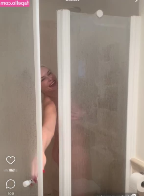 Daniela Katzenberger [ daniela-katzenberger ] - lick em’ clean, boys. 👠 @jemmajansenxxx