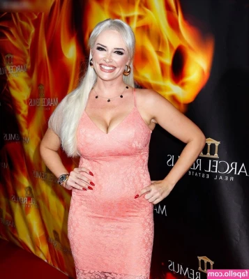 Daniela Katzenberger [ daniela-katzenberger ] - Can you pull it out and stroke it for me  Show me how hard I make you