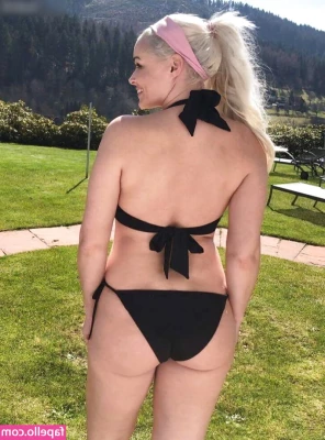 Daniela Katzenberger [ daniela-katzenberger ] - Just in case you never seen me in a thong before