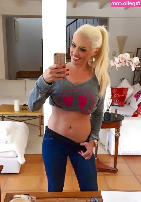 Daniela Katzenberger [ daniela-katzenberger ] - Quer quer ver o vídeo dessa foto aí