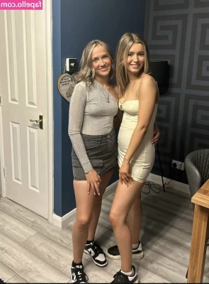 UK British Chavs [ uk-british-chavs ] - More fuck machine pics.  Think I'll have to make a vid soon x