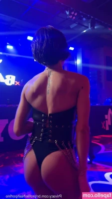 Naih Porfírio [ naih-porfirio ] - Not gonna lie. Turns me on to show my OF fans more than you’ll see