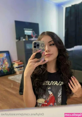 princesslushxo - front and back... which is your favorite view?